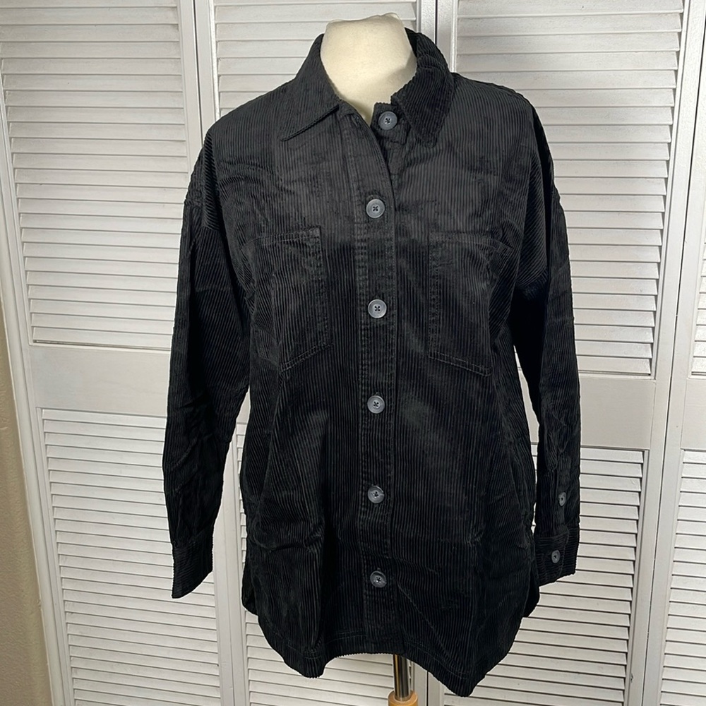 NEW: Matty m.The Corduroy Shirt Jacket. Size: M.